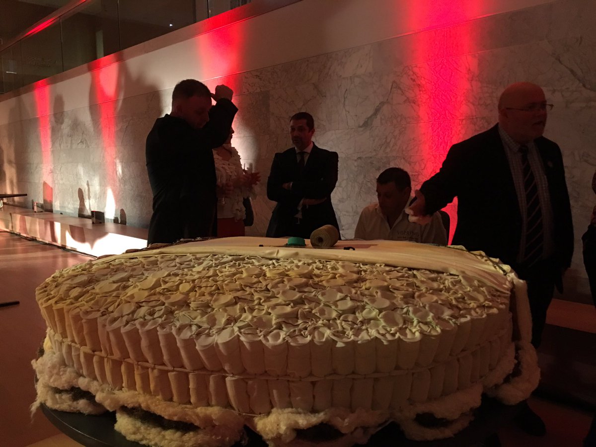 hudafarran's tweet photo. Tonight's glamorous #vispring #event #london #kensington #beds https://t.co/bCR3zRlBbO