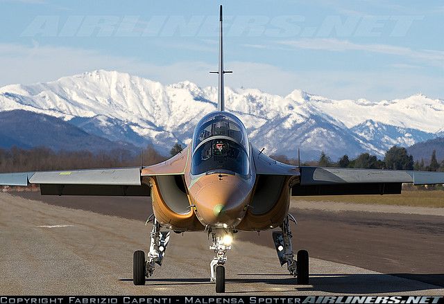 warplanefeed's tweet photo. The Alenia Aermacchi T-346A Master is an advanced trainer aircraft soon to be used by the Italian Air Force https://t.co/oqCPumuIyF