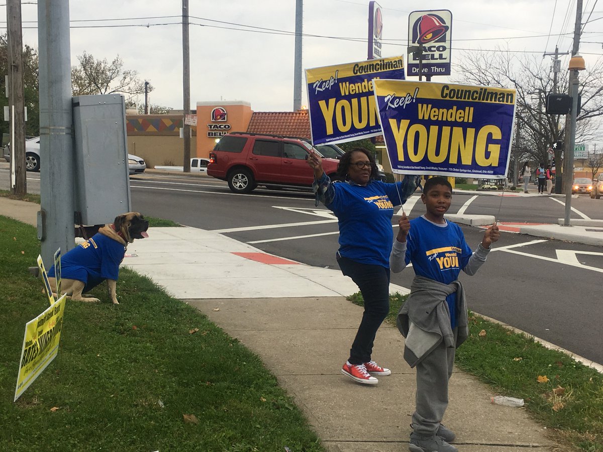 wendellyoung's tweet photo. Mt.Airy come honk as #TeamYoung waves! 

#KeepWendellYoung2017 #ElectKathyYoung https://t.co/HY5XM1qzvl
