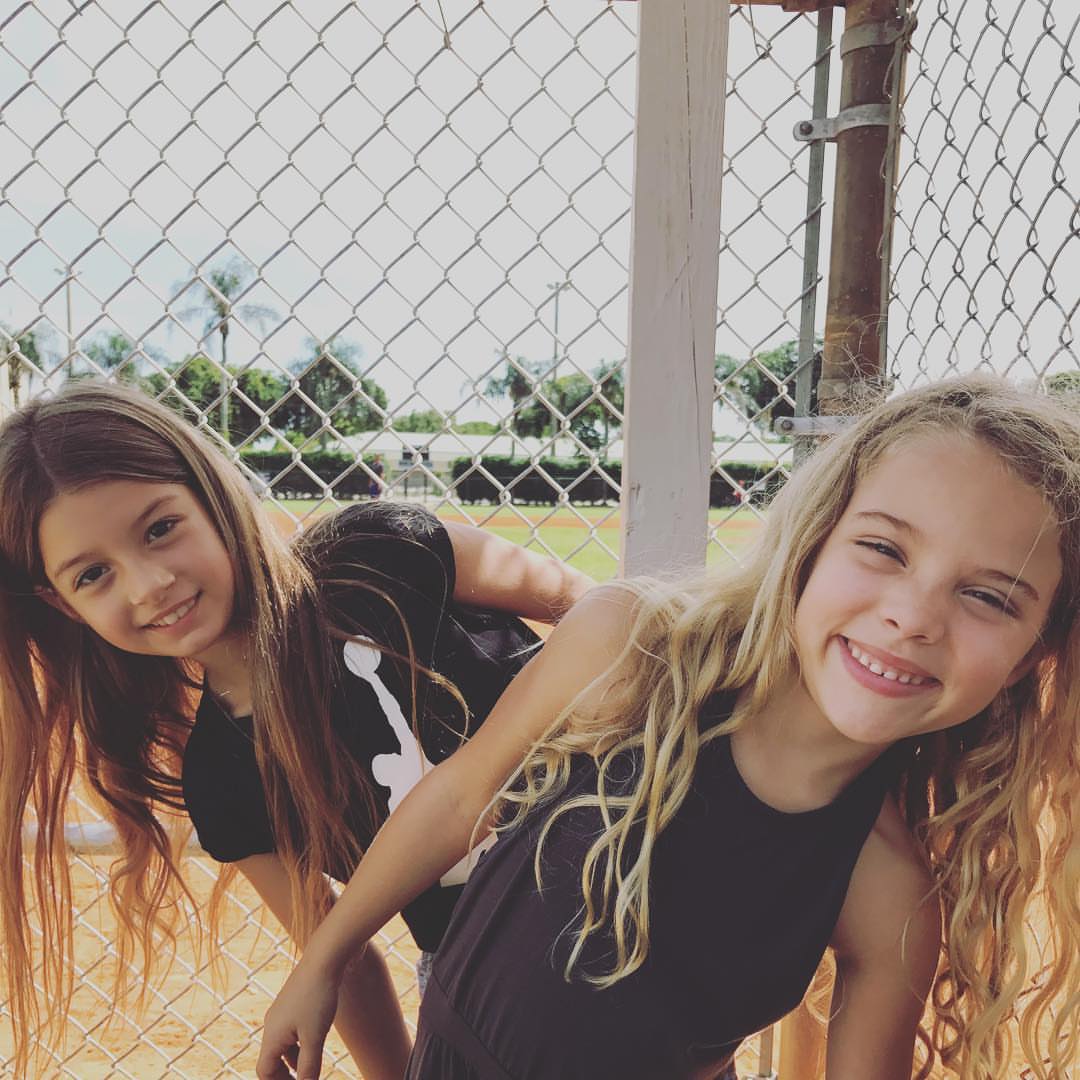 #Kailey daughter of <a href="/willylevy29/">William Levy</a> &amp; <a href="/Elygutierrez19/">Elizabeth Gutierrez</a> via #IG: "Having fun with my Besty" instagram.com/p/BbAgEn3hOt9/…