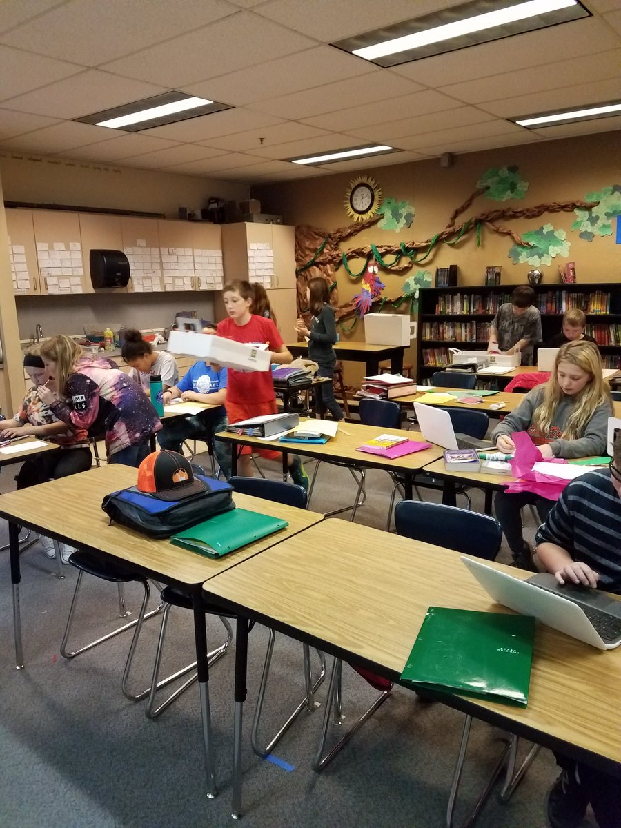 KimberlyNoack1's tweet photo. Reading projects for Bookfest is so engaging! #lacreolerocks https://t.co/2Cm65T0QSD