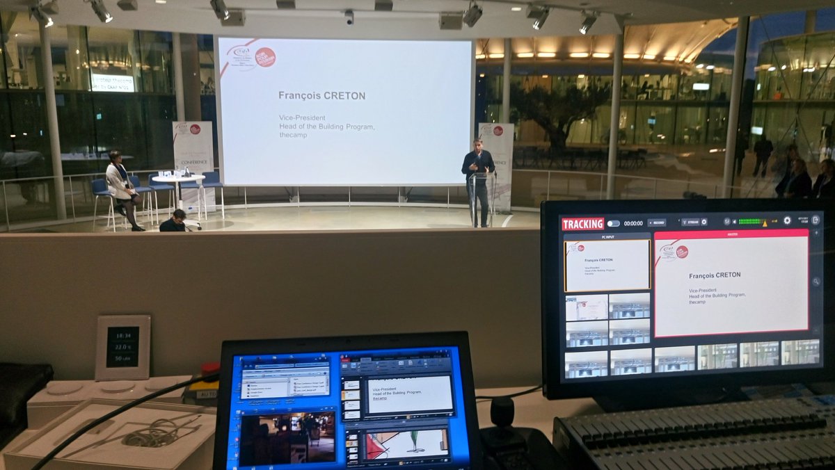 AxelKialup's tweet photo. La Conférence #design #artisanat  organisée @thecampProvence par la @CMAR_PACA vient de finir et la salle était pleine! Merci à tous ! https://t.co/EROAJKzQCj