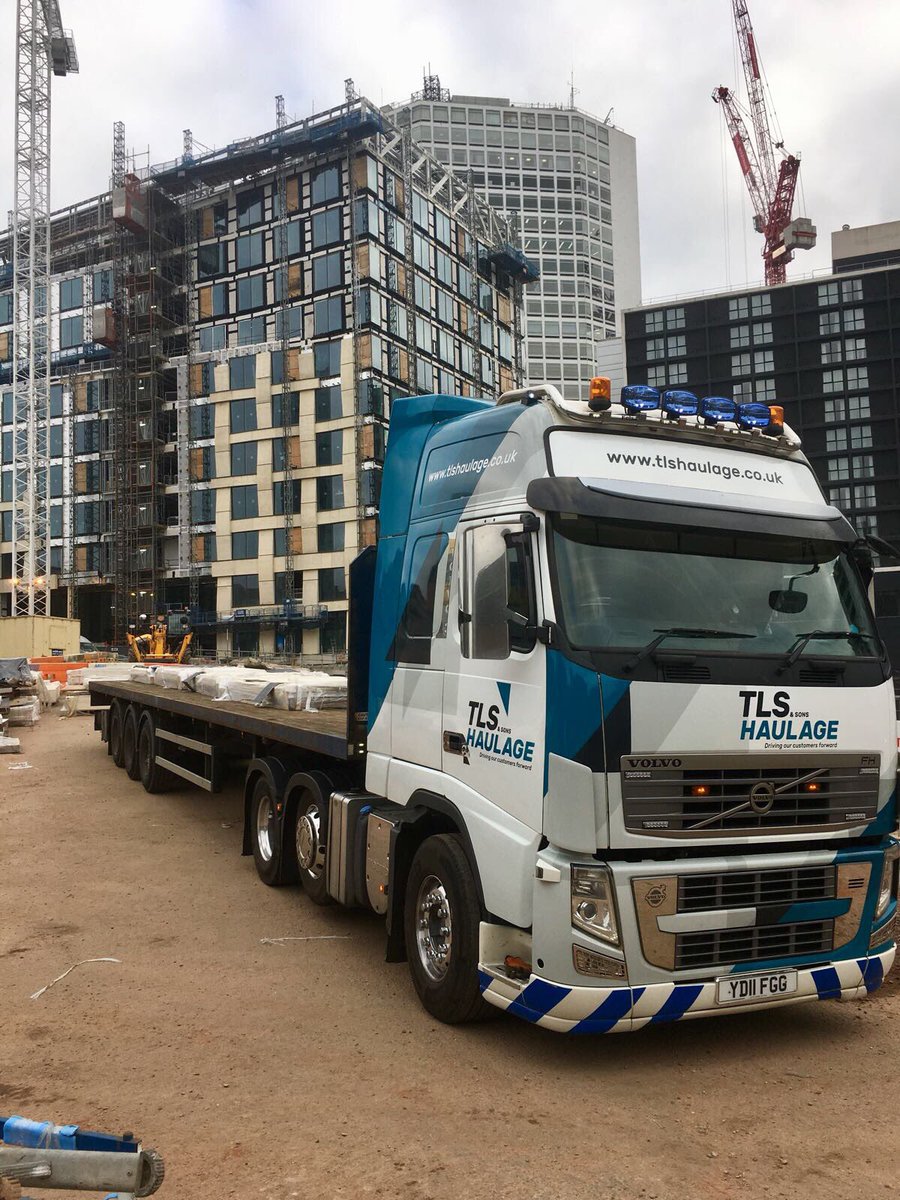 Two deliveries for <a href="/HenleystoneLtd/">Henley Stone Ltd</a> today, 2 more tomorrow 1 on Saturday. Keep the lads stocked with stone and grafting for the new HSBC