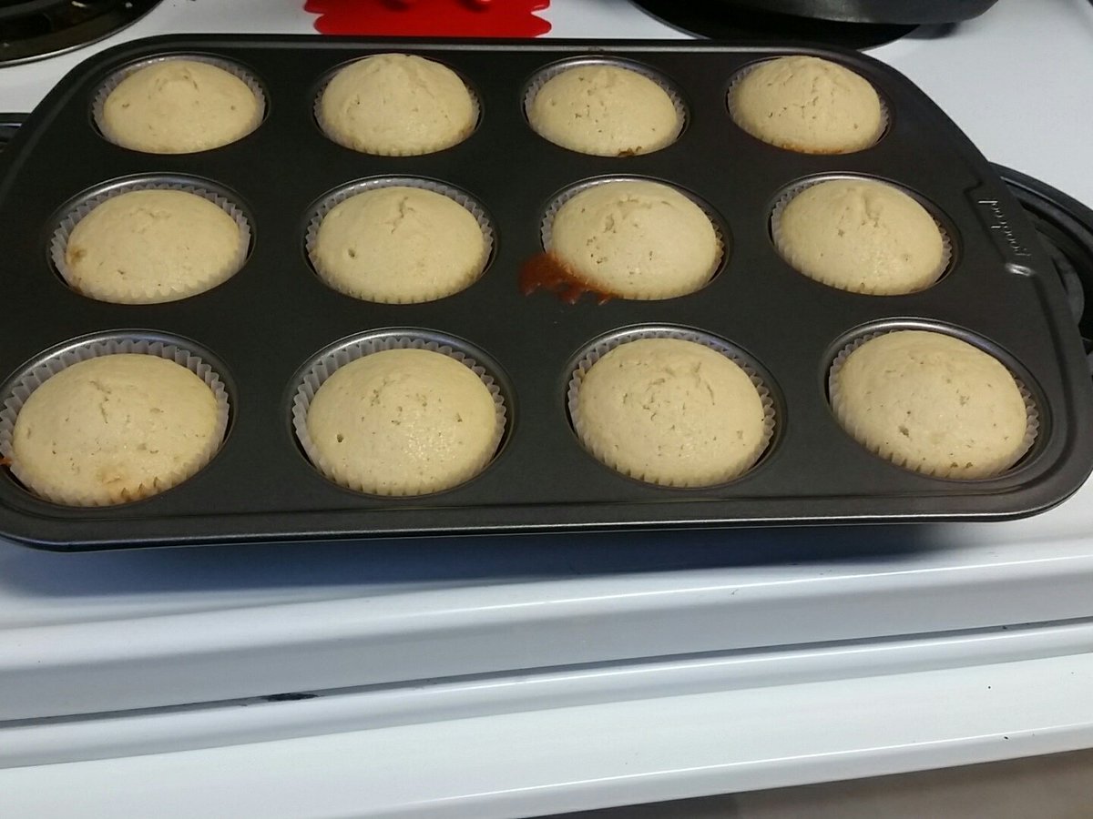 AmbrogioWLHS's tweet photo. Round 1 baked! Rounds 2 & 3 and homemade icing to follow! #escaperoom #sixthhour #winnerwinnerwinner https://t.co/vdGT6uHZ59