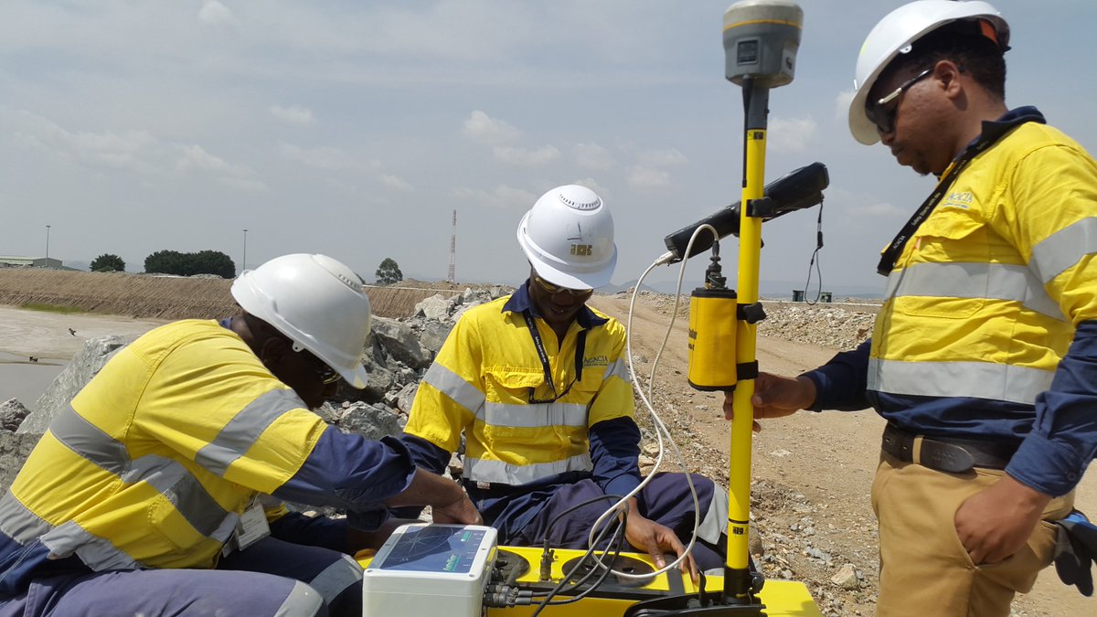 seafloorsystems's tweet photo. #AutoNav, #autopilot navigation system enables users to pre-plan surveys for autonomous operation. Portable, capable, & affordable #ASV #USV https://t.co/jeVJelIaQs