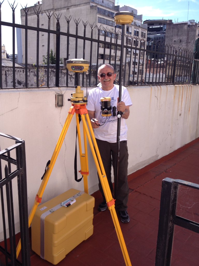 MaruMoreiras's tweet photo. Cursos de #hiperV y #Es65 a Horacio Burgos en @geosistemassrl @topcon_today https://t.co/0tDJ9rm9cM