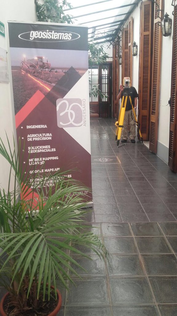MaruMoreiras's tweet photo. Cursos de #hiperV y #Es65 a Horacio Burgos en @geosistemassrl @topcon_today https://t.co/0tDJ9rm9cM