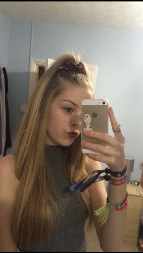 esnyleah's tweet photo. 2 years apart lmao #1DBREAKPROJECT https://t.co/IcXkzwXdtu