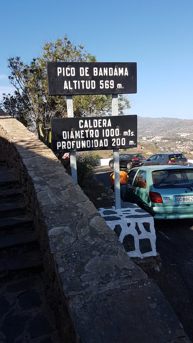 Geology_Kev's tweet photo. After arriving in Gran Canaria on Friday I explored the north seeing the Bandama volcanic crater and natural volcanic rock pools in Agaeta https://t.co/RPpurQGOP8