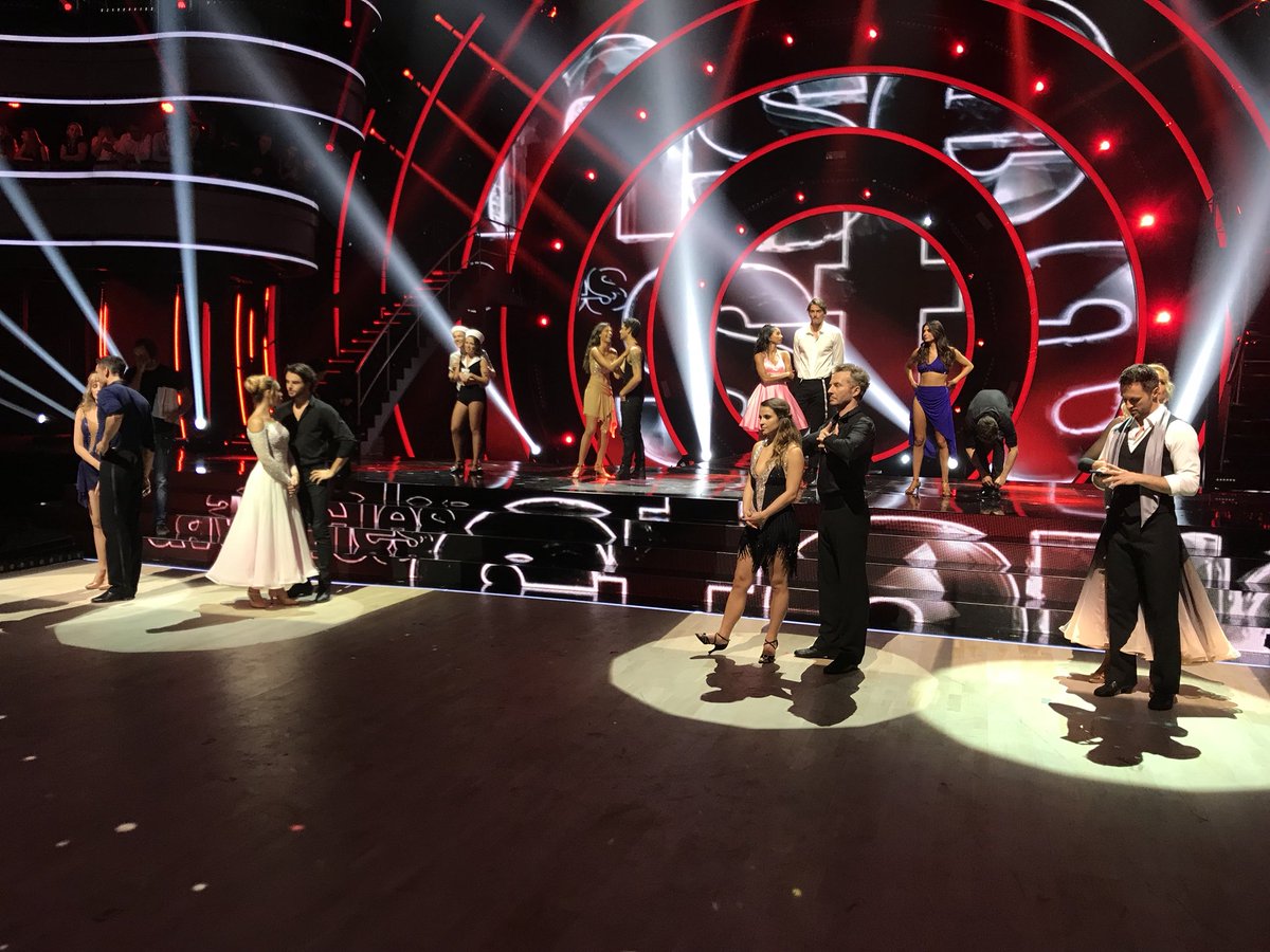 Dals 8 - Prime 04 - Jeudi  02 Novembre - 21h00 - TF1 - Page 2 DNqPekuWsAAhYMQ