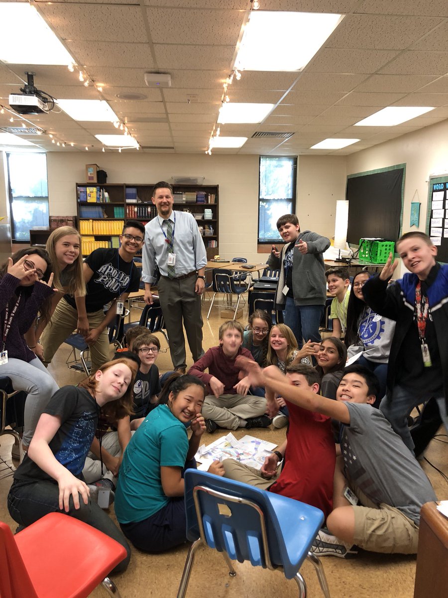 MsJaeAllen's tweet photo. Shout out to @mrrustin for coming to support my @RISDGT class project today! They were so excited to have him. #storyboard #apollogearup https://t.co/IebkJlLeCq