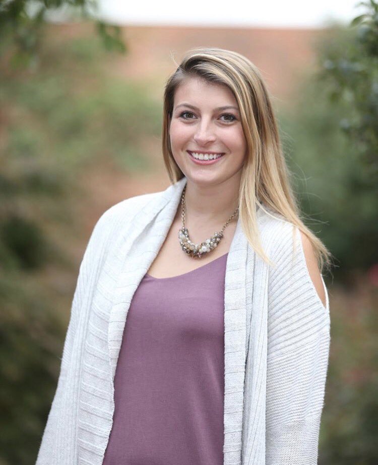 PresClub_OWU's tweet photo. Meet Shelby Ksiazek! Shelby is a Senior, majoring in Fine Arts with a minor in Psychology. Check out her full bio on our Insta. #PresClub https://t.co/vajAQvsAB0