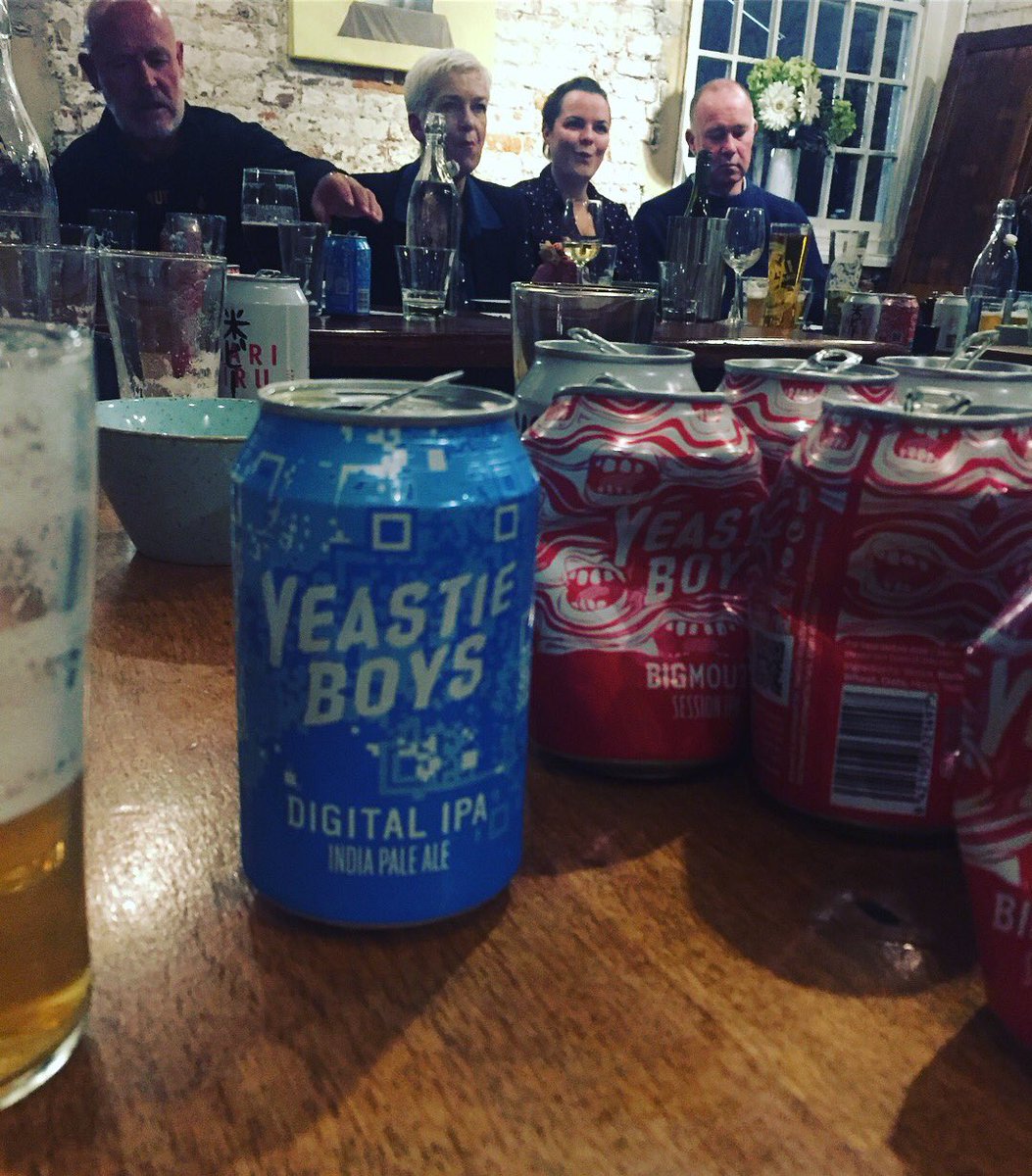 DialArch's tweet photo. A fabulous night of beer and good fun with @UKYeastieBoys this eve! #cheers #craftbeer #tghe https://t.co/CIgtKqlNYg