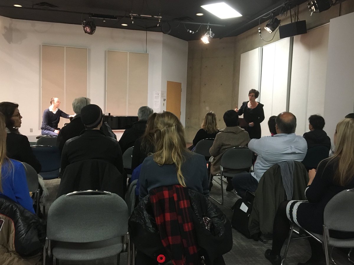 edmontonopera's tweet photo. Another great turnout for our vocal masterclass series! Mezzo-soprano Elizabeth Turnbull shared her insights with 3 emerging artists. https://t.co/qCobDFILc5