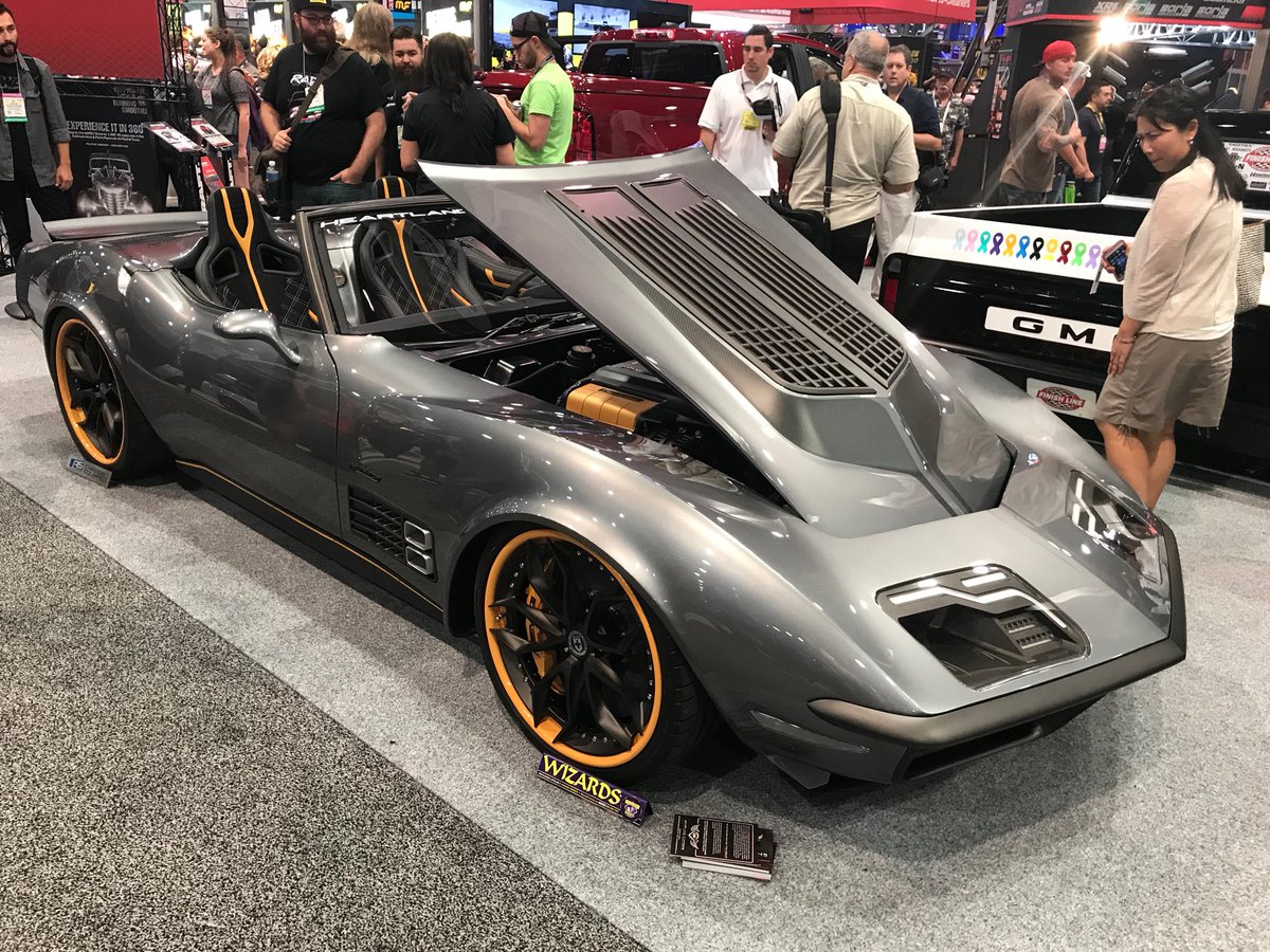 Royal_Purple's tweet photo. REALLY really cool resto mod corvette! In the running for a Motherβs shine award... stay tuned π #KENSPICKS #SEMASHOW https://t.co/MvRLhpTkmJ