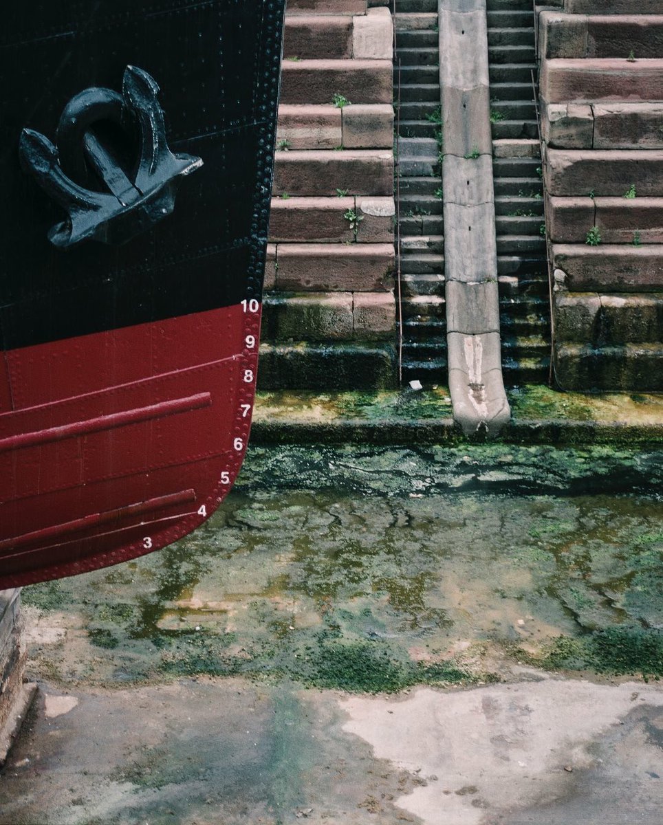 TitanicApartme2's tweet photo. We ❤️ these photos of the SS Nomadic taken by @MountainPic during his stay at our apartment. Just amazing photography #SSnomadic #belfast https://t.co/NB6XTLAu4n