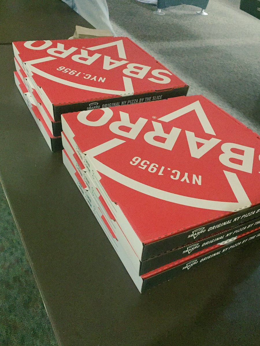UMDSTEP's tweet photo. The pizza is hot and ready!! Don’t forget your donation 👌🏾 #STEPintoTerpzone https://t.co/0X9Xn7pVfr