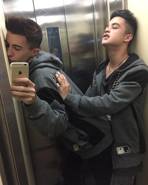 TwoGaysBoys's tweet photo. https://t.co/zz5XBOOsct