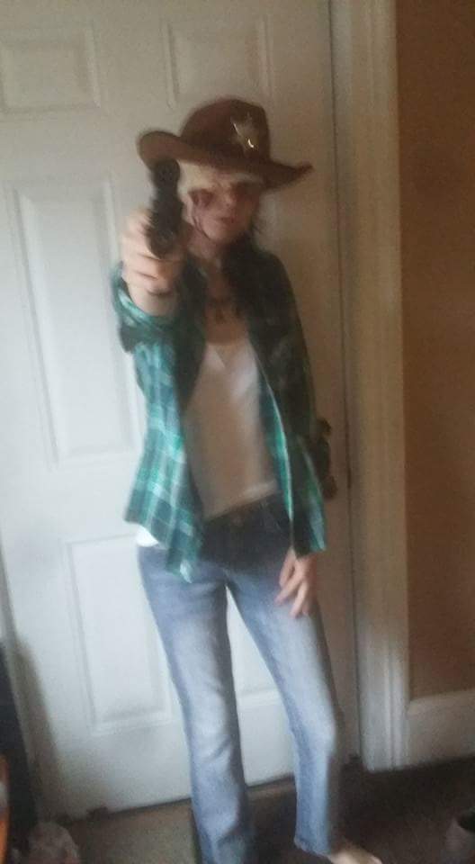 MlbstevenThe's tweet photo. #TheWalkingDead    #halloweencostume My daughter dressed up like @chandlerriggs character Carl Grimes #TWD @TheWalkingDead https://t.co/Wx0RtZW9jf