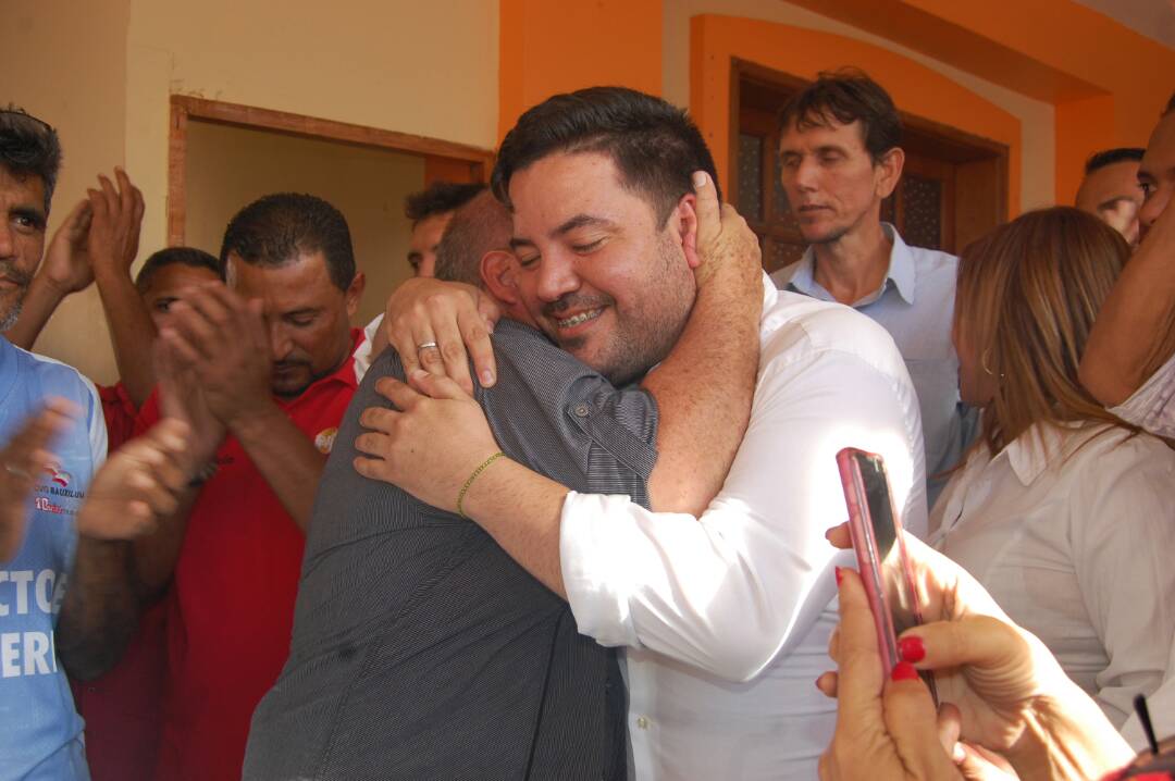 alcaldepepe's tweet photo. Orgulloso de @josedfalconpsuv, joven de Los Taques, formado en revolución. Felicidades y mi apoyo, hijo. Harás excelente labor como alcalde. https://t.co/QBYitlXgcn