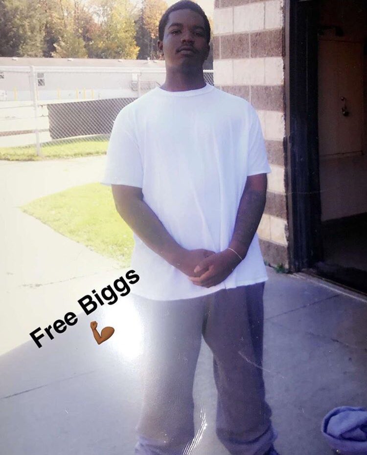 therealrj4620's tweet photo. Free @TR4620 !! Free My Brother The 🐐! I miss you brodie https://t.co/KkTtbiTqXi
