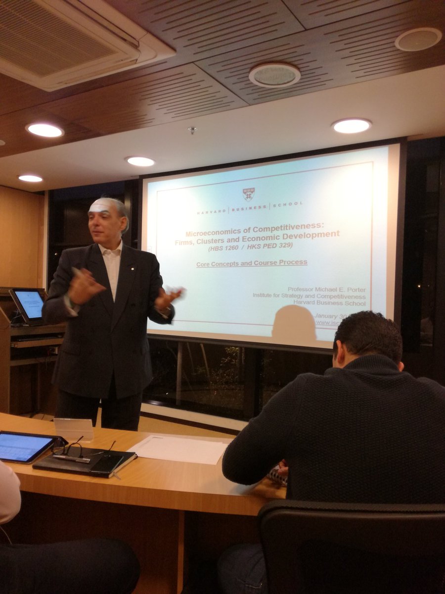 johannasalgado1's tweet photo. Con #PabloCollazo profesor de #Harvard Experto en #Microeconomía de #Competitividad  #Empresas y #desarrollo #Económico @Rosario_GSB https://t.co/oeulZMAURi