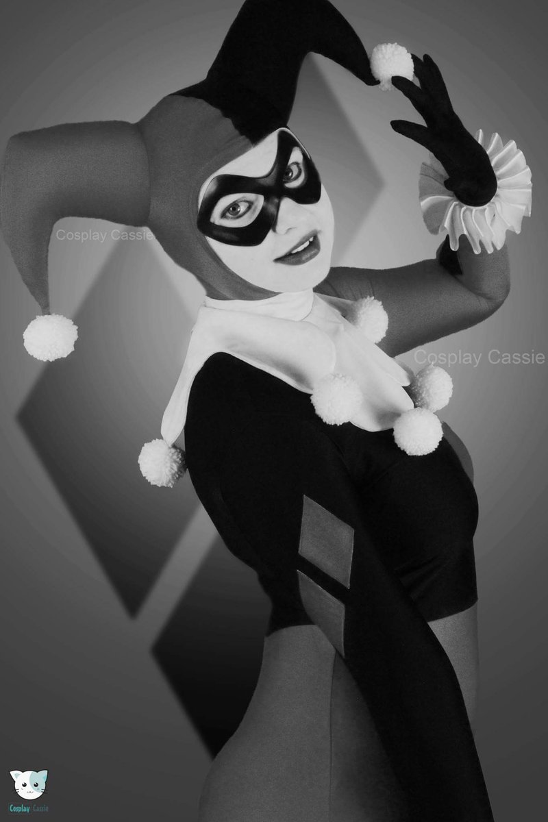 Cosplay_Cassie's tweet photo. Black &amp; White Version!

https://t.co/ve3zH2ZBnm

#harleyquinn #batman #joker #cosplay #harleycosplay #dccomics https://t.co/lhazUfYMZO