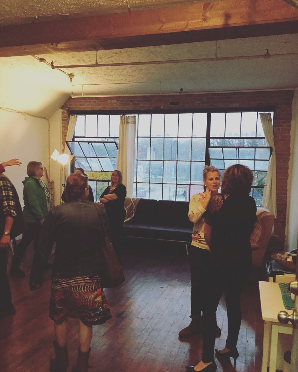 Mix1065OnAir's tweet photo. Congrats to the local #photographers who are behind the grand opening of #studio306! Such a beautiful spot. - Cory & Jamie https://t.co/UT5lHtGTiD