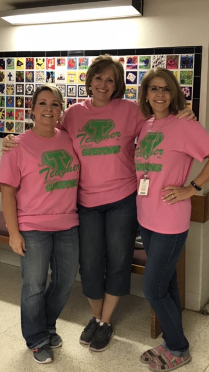 Molly1Ellis's tweet photo. Thankful for the friendships in my hall! @Ginagreenlp #LISDThankful #SuperHero #BestHall #WeAreLufkin https://t.co/TnfQXSpuBc