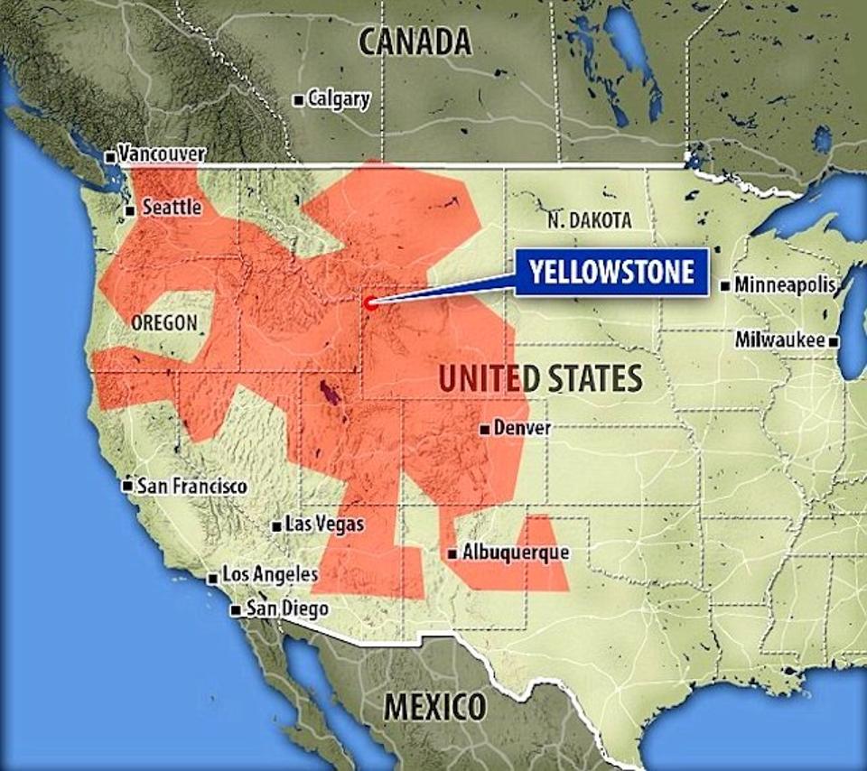 PodLuckCast's tweet photo. Super volcano under the US? Here is a picture of how big it actually is! https://t.co/1IaYQPKCLF