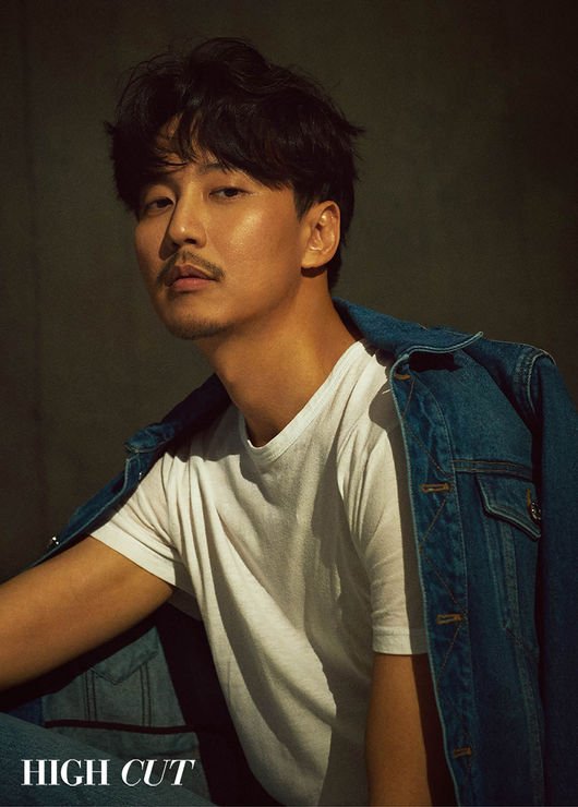 KimNamGilStory's tweet photo. #KimNamGil for HIGHCUT [He is coming]
#김남길 
#하이컷 #highcut #하이컷스타 https://t.co/e4fIRefJ2H