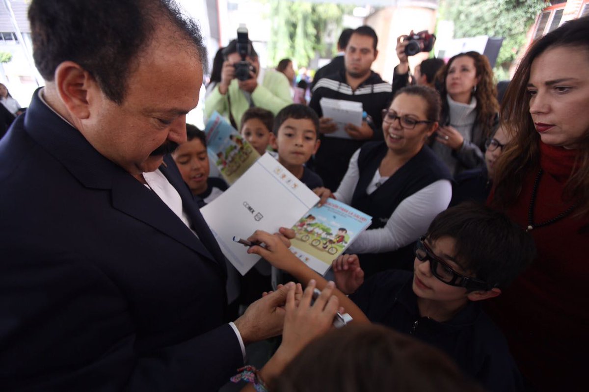 A_Ahued's tweet photo. El sobrepeso y obesidad en niños de 5 a 11 años entre 2012 y 2016 bajó 5.4%, seguiremos fomentando hábitos saludables #InformeSEDESA2017 https://t.co/TluBAxrTkg