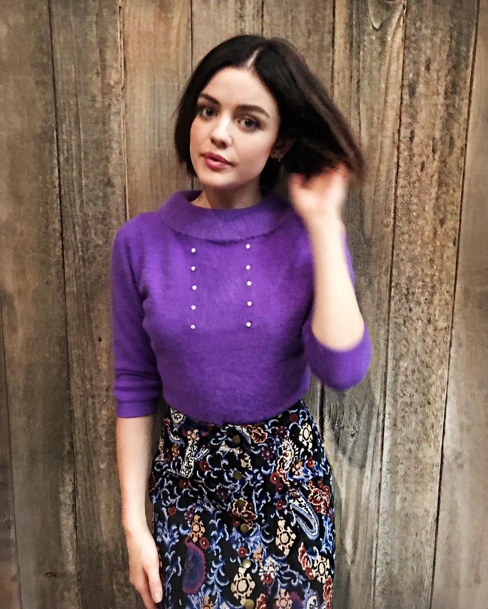 lucyhale's tweet photo. 🙎🏻🙋🏻🙆🏻 https://t.co/XeCQPzYajf