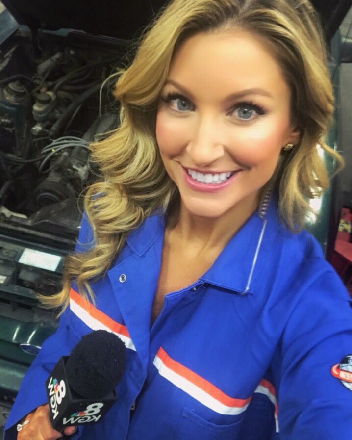 McKinzie's tweet photo. Who needs a 👩‍🔧 mechanic!?!
Had a blast @worldofspeedusa learning from students how to change oil &amp; a tire🚗 #lifeskills @kgwnews https://t.co/xQ0ogS2FEP