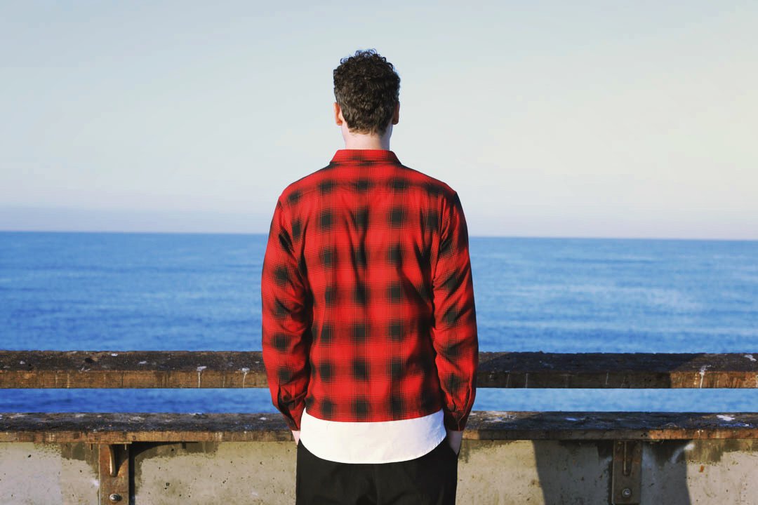 SeaOfSoundCo's tweet photo. To find peace linger between the silence and the noise.
@luck_inthev in ASYLUM SHIRT-- link in bio.

https://t.co/yqxQjtHADw https://t.co/FjfCV9yVcz
