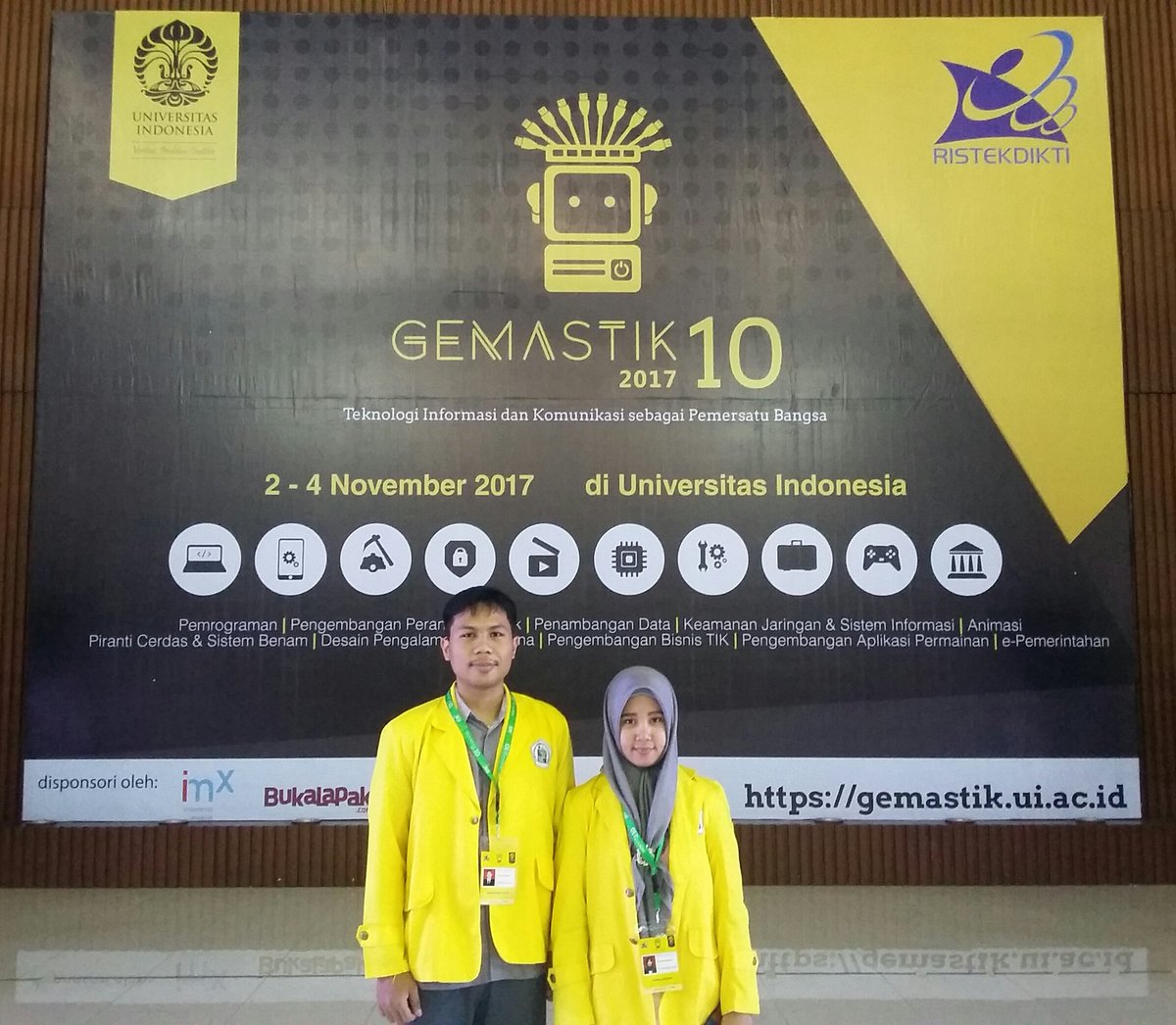 PNJ di GEMASTIK10, diwakili tim dari JTIK dalam  kategori "Piranti Cerdas dan Sistem Benam", Mohon do'anya semoga menjadi yang terbaik.