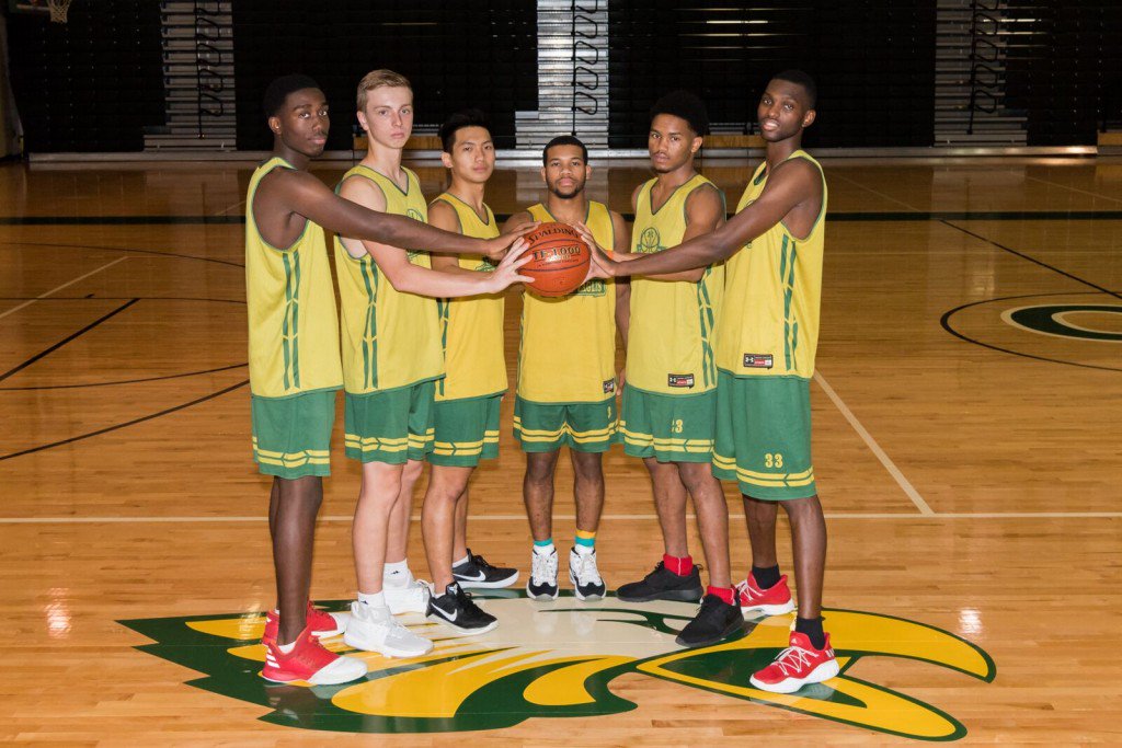 VYPEnwHTX's tweet photo. Basketball is right around the corner &amp; Cy Falls has chance to 2-peat. Learn about team's mindset going into season! https://t.co/NTpZRsuXEb https://t.co/FC8RiVkESY