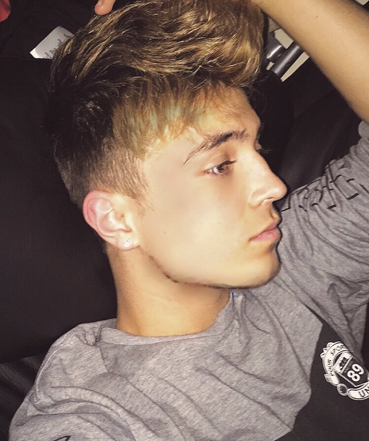 I know I said I was in bed but I just can't sleep 🤥- Brooklyn