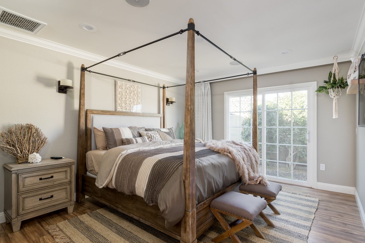 thejoyfulshell's tweet image. Master bedroom @TheJoyfulShell!  #Beautiful #vacation home in #Carlsbad #CA!  Plan your #SoCal #beach vacation now! #SanDiego #VisitCarlsbad