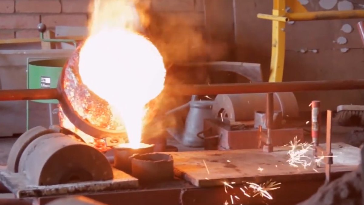 #FraserWaugh is the last man in #Scotland trained in the green sand #metalcasting and is keeping the tradition alive buff.ly/2A2p9Rh