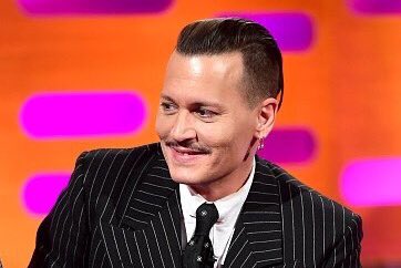 JohnnyDepp_Lv's tweet photo. #JohnnyDepp  appeared on the Graham Norton Show!!!
Picture of 4 very nice.👍💓
And Johnny is so cool!!!!
#GrahamNortonShow https://t.co/RUklTN91ku