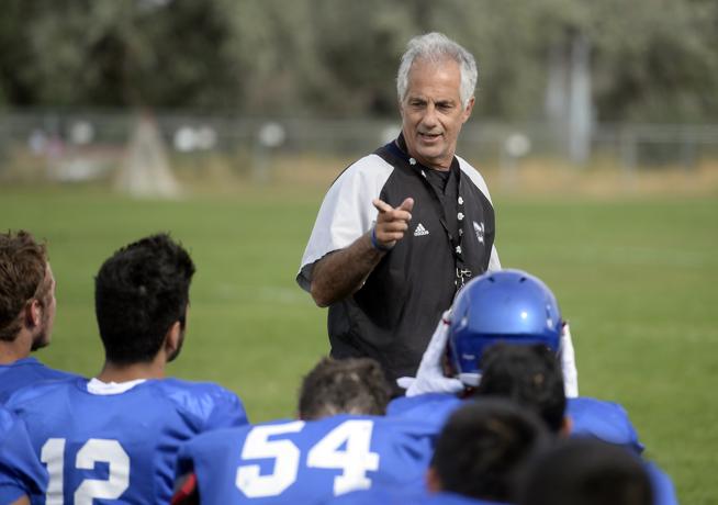 BoCoPreps's tweet photo. Football: Centaurus coach Bob Carskie to retire after Friday's season finale https://t.co/zrva41Bk8e https://t.co/R7VAYpmX2F