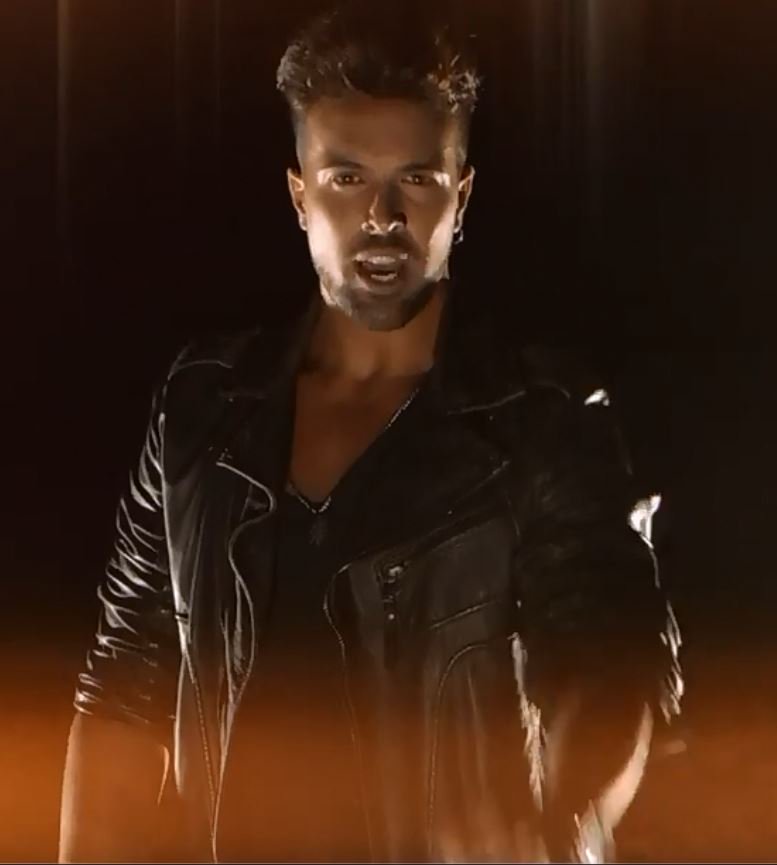 GRABEAONLYMUSIC's tweet photo. Hola!!! Manuel!! @ertrivi69 sera esta una buena noche en que suene #OYE de @MoiLosada que sale hoy a la venta ? #andalevantav3 @canalfiesta https://t.co/nHUPSe1uyX