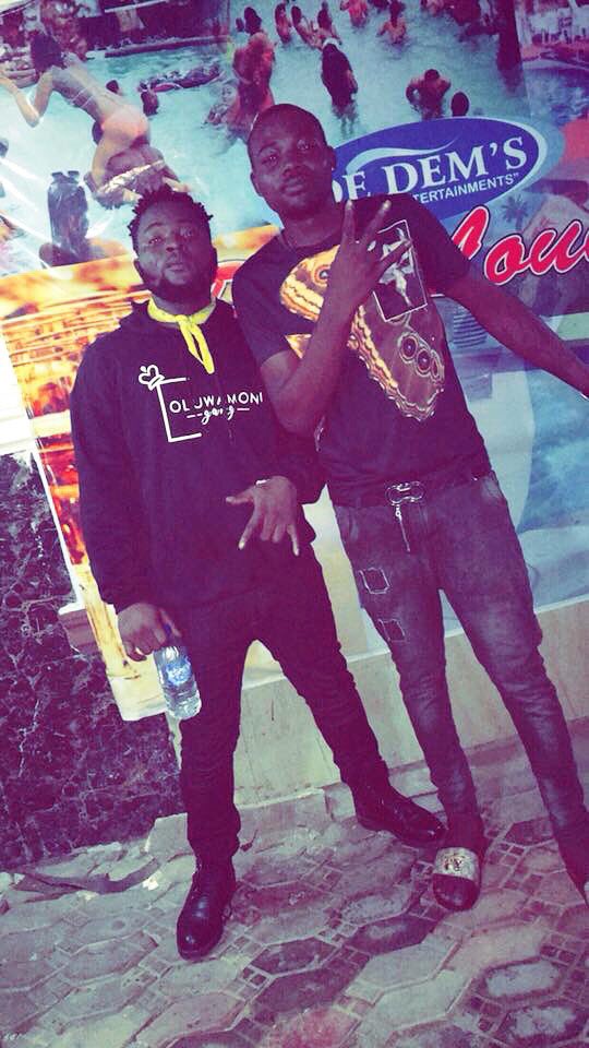 oluwamoni_'s tweet photo. Life of a Star ⭐️
#FUMBLEOUTSOON🔥🔥
#Vibes🌊👋
#FreshOut💰👻
#NewLook🎖🏅
#DreadLyfe💆🏿♂️👩🔧
#BallOnEm🏧🎶📣
#NewBegining🏅🎖
#OluwamoniGang2TheWorld💵🔥💼 https://t.co/J3vTrQZY5e