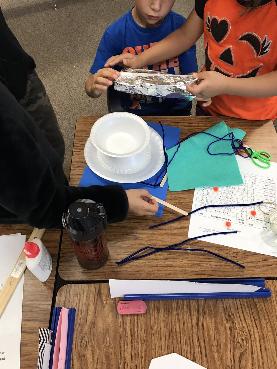 Got to make robots in science with @MrsJohnsJungle 🤖 #guadROARS #usdLearns