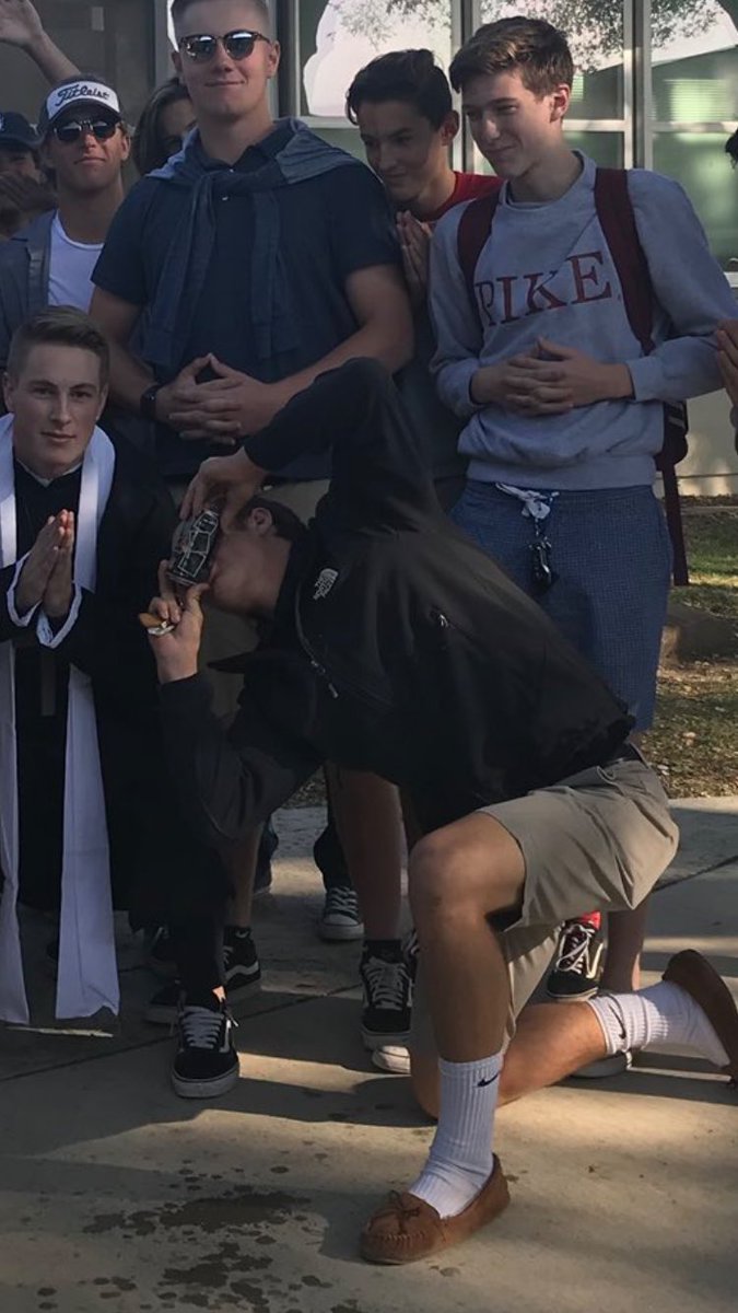 BBQBALLERS's tweet photo. @TheboyzGHS @ghsspiritgames Dressing up in normal outfits and hiding the people who don’t dress up 🙌🏻 https://t.co/l30T97gjiI