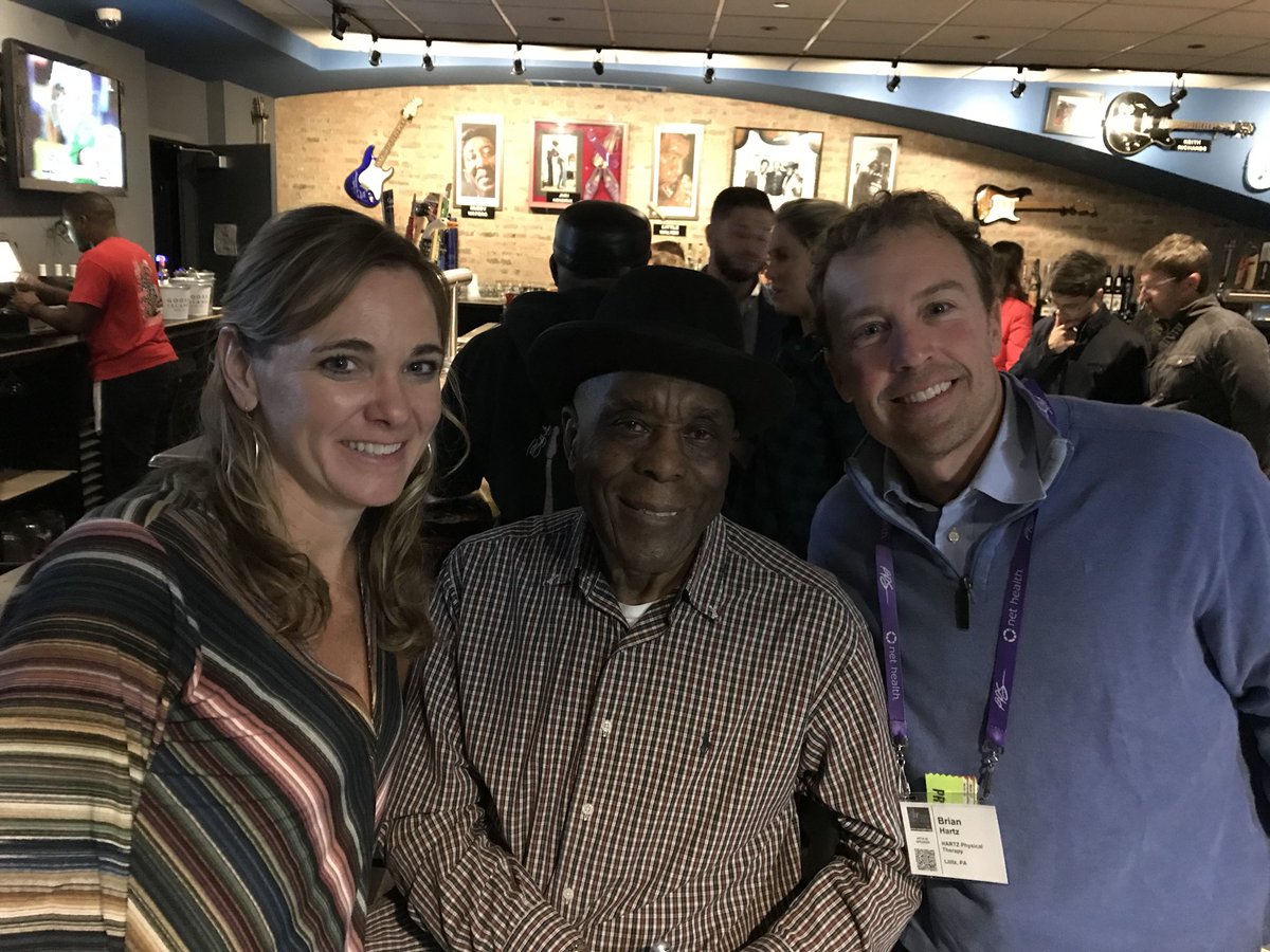 bhartz7's tweet photo. Met a legend at #PPS2017 @buddyguy #hartzpt https://t.co/a7gePjucGl