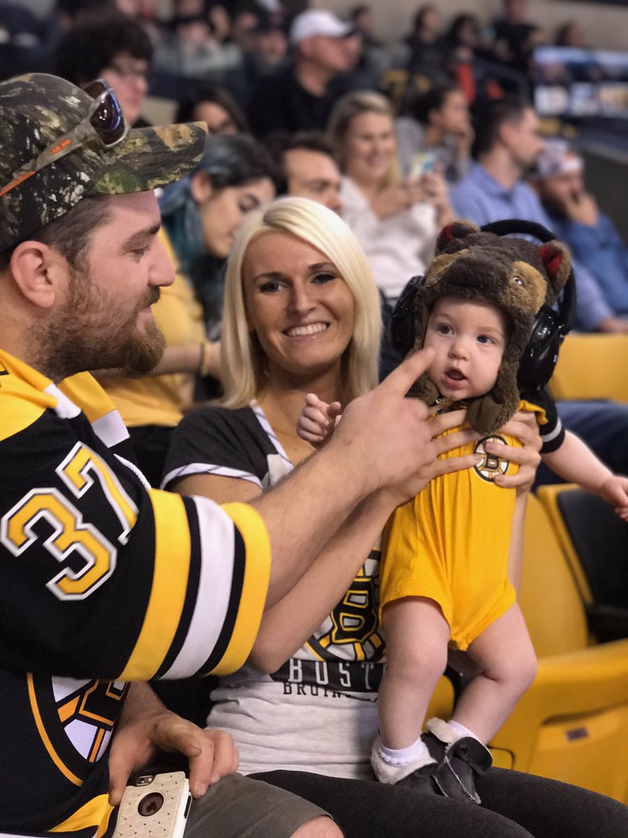 Never too young to be the fan of the game. 👶