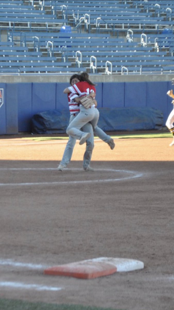 jacioak's tweet image. Who did it better? 🤔😉