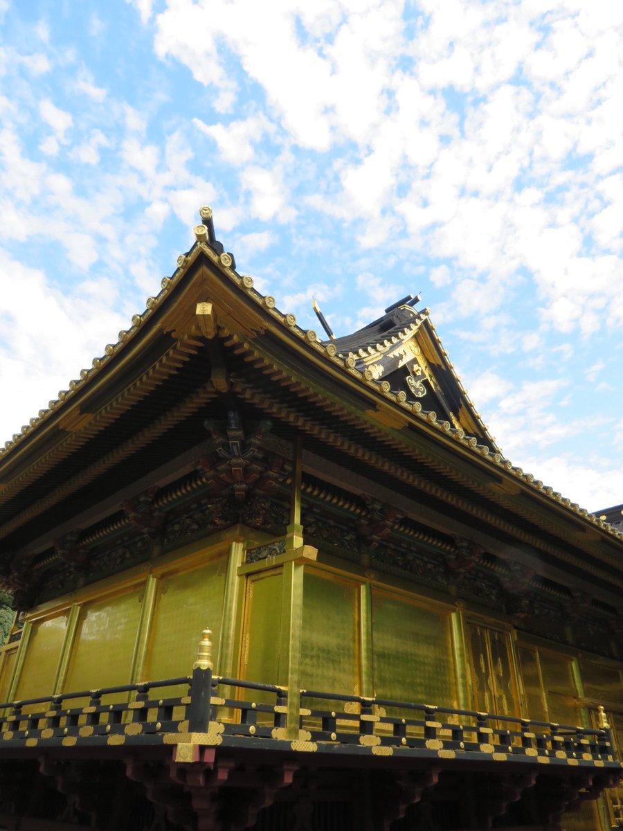 MARIfromJP4's tweet photo. #上野東照宮 #UenoToshogu is shrine of #IeyasuTokugawa ,he is the founder of the Tokugawa shogunate. #gold #shrinearchitecture https://t.co/2pXiN1lsXo